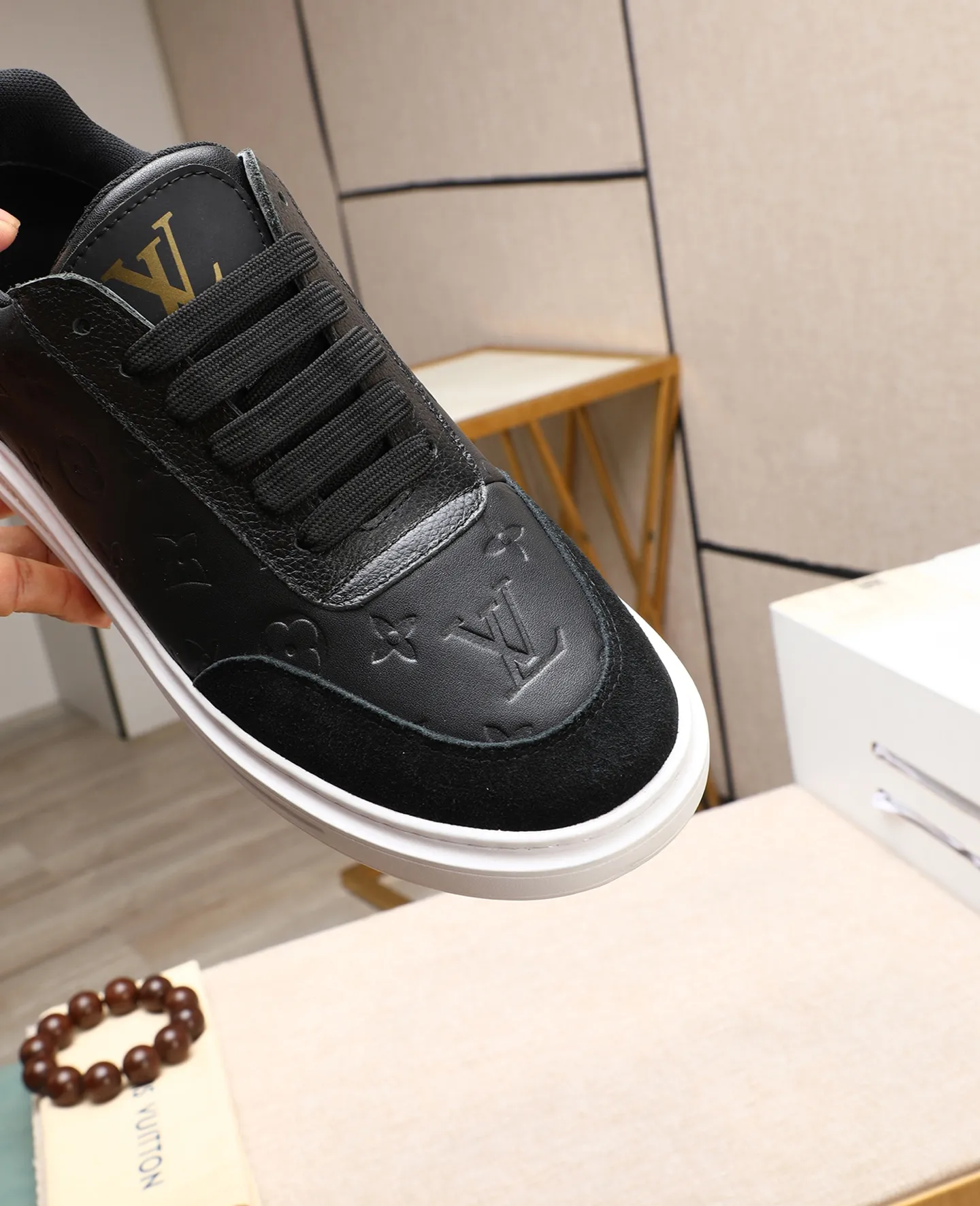Men's shoes 💰540 📛📛【LOUIS VUITTON】Louis Vuitton new product👟Milan fashion catwalk style🇰🇾🇰🇾LV family logo, celebrity style, a must-have for fashionistas⚠️Classic presbyopia flower➕Water-dyed cow lining➕Special outsole👞Number 38-44 (45 46 custom-made)